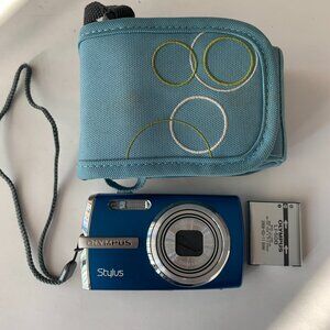 Olympus STYLUS 1010 Digital Camera with 7x Optical Dual Image WITH CASE BATTERY